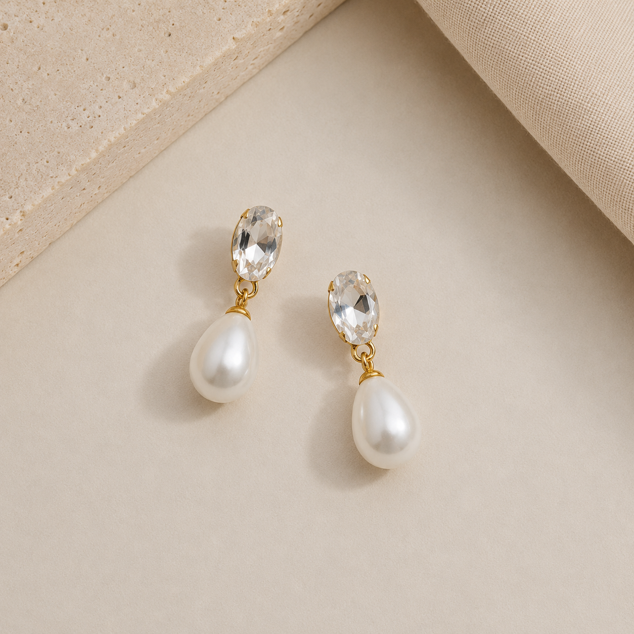 Pearl/Crystal Oval Drop Earring