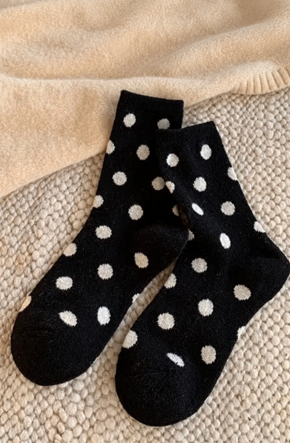 Color Black Polka Dot Socks